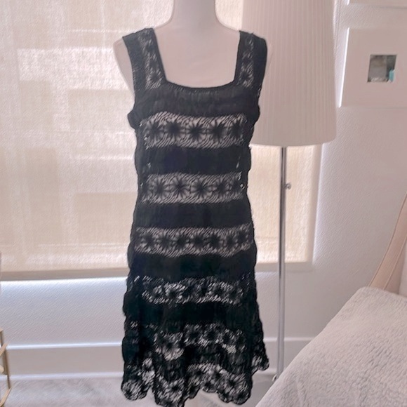 Diane Von Furstenberg Dresses & Skirts - Diane Von Furstenberg NWT Crochet Flower Unique Sheer Dress with 2 Free Slips